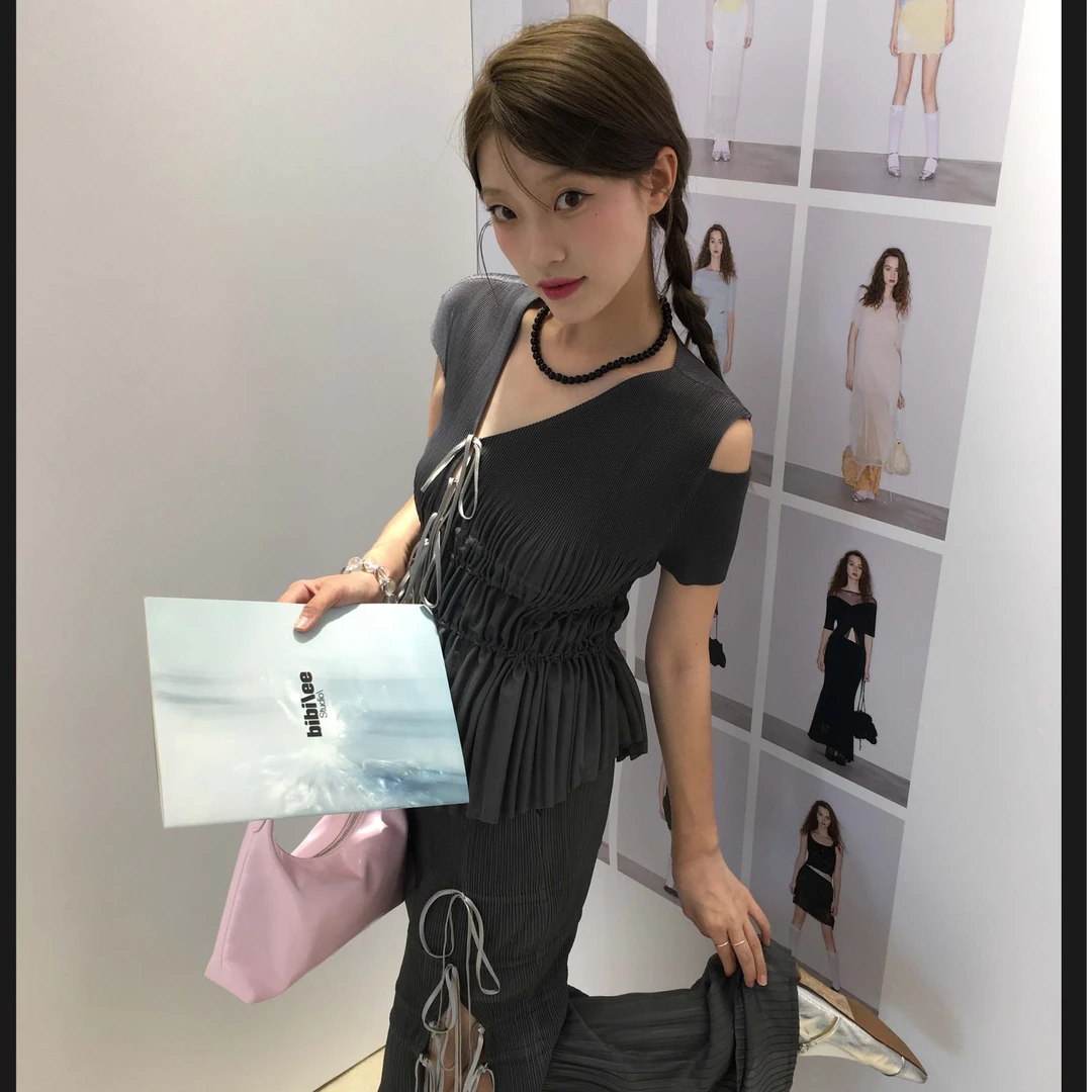BIBILEE 黑色上衣