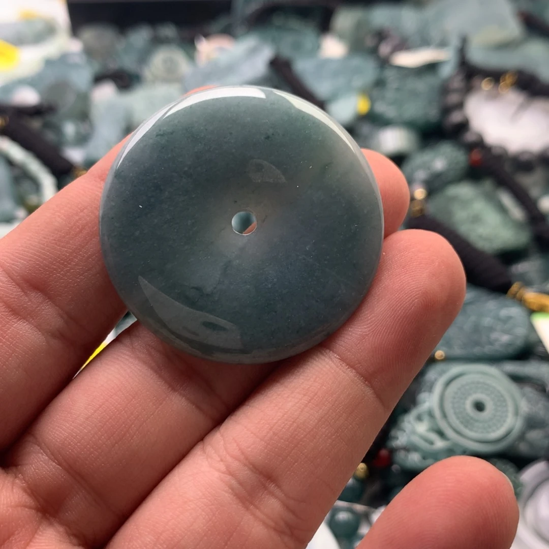 翡翠未镶嵌颈饰扣子