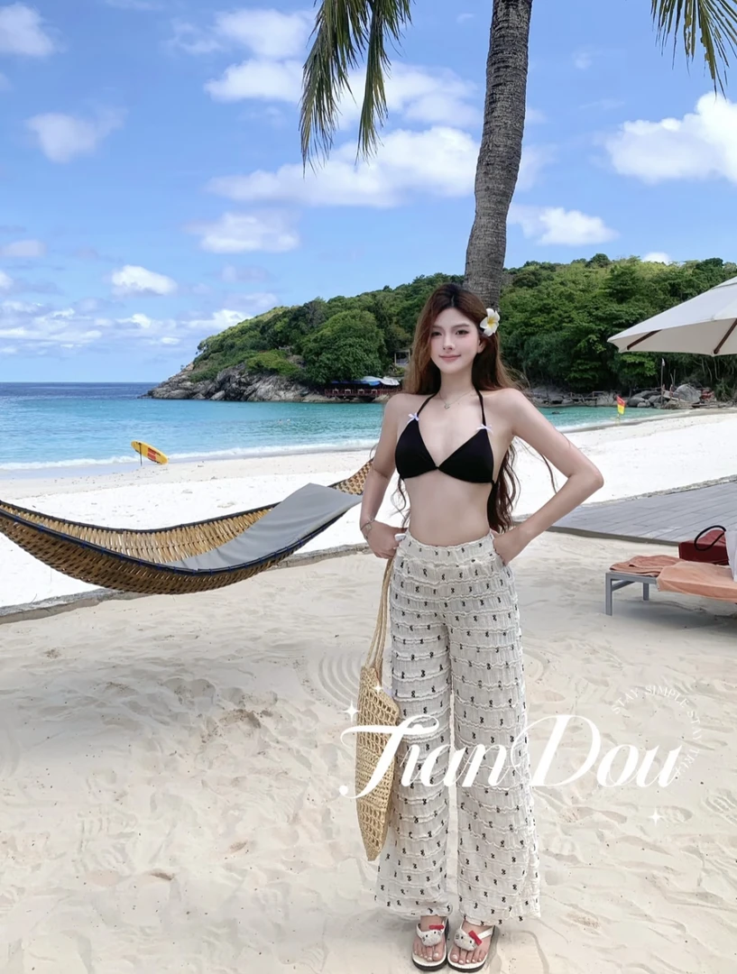 【甜心辣妹】2025新款甜美小众黑色少女感显瘦遮肉海边度假比基尼