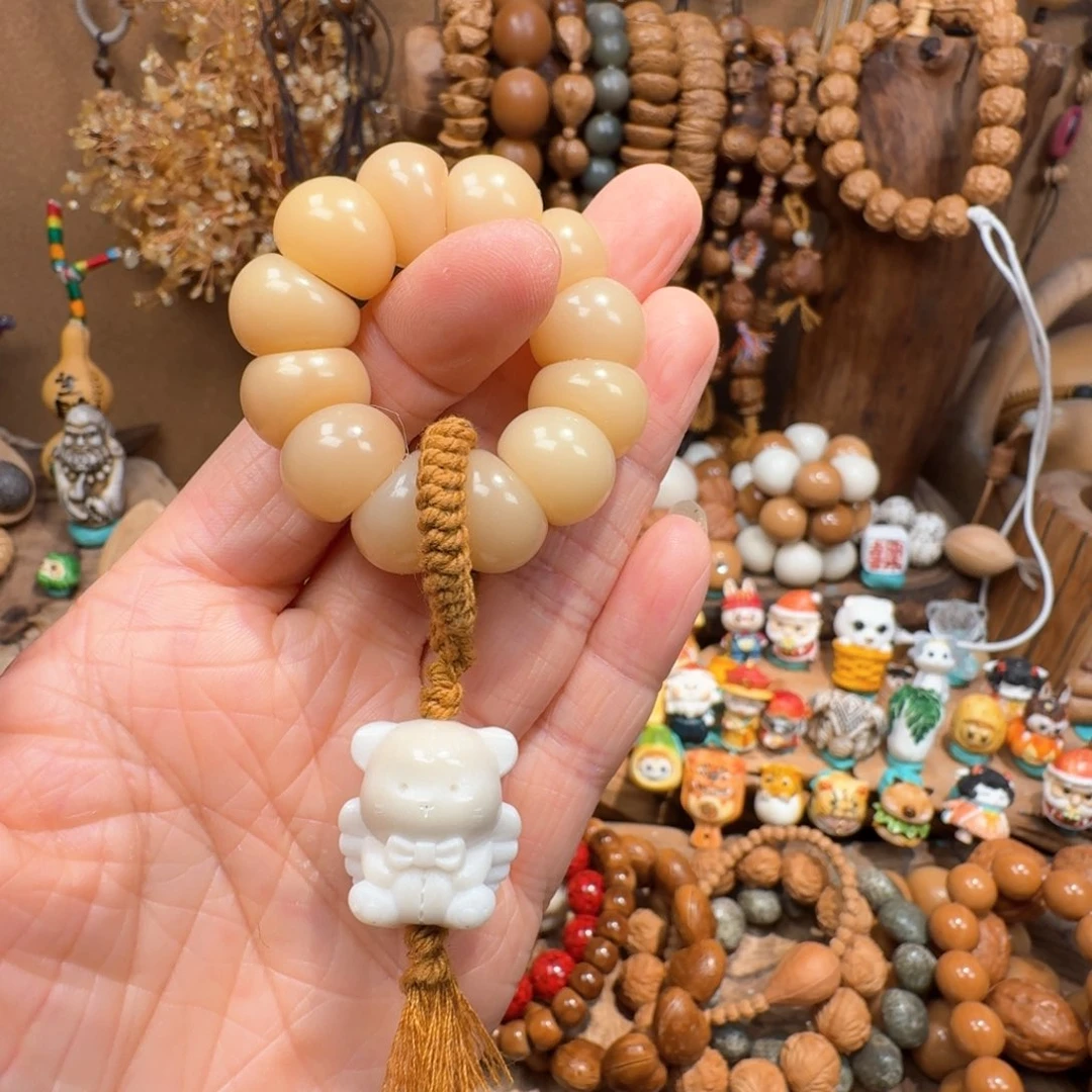 白玉菩提吊坠菩提树