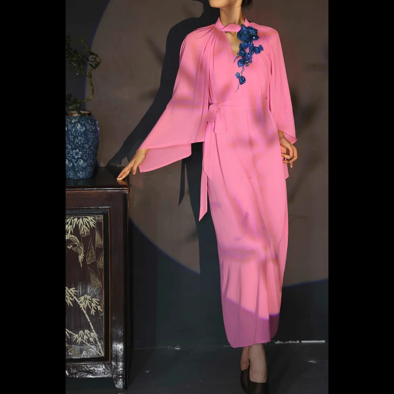 【慵懒风】XM夏季轻奢气质重工钉珠气质飘逸女装宽松V领斗篷连衣裙