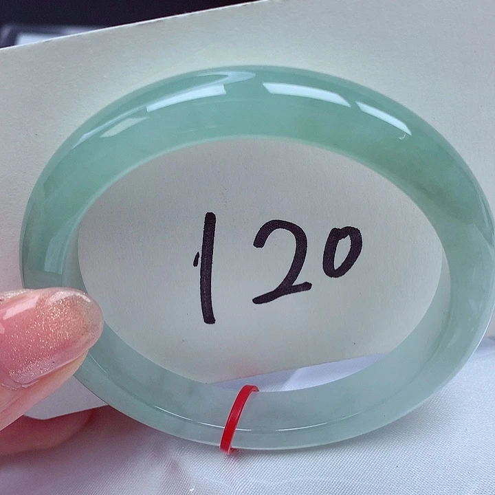 翡翠手镯未镶嵌翡翠