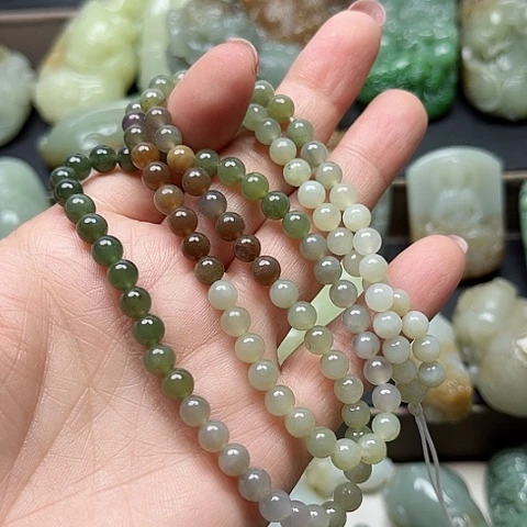 和田玉未镶嵌颈饰龍**人