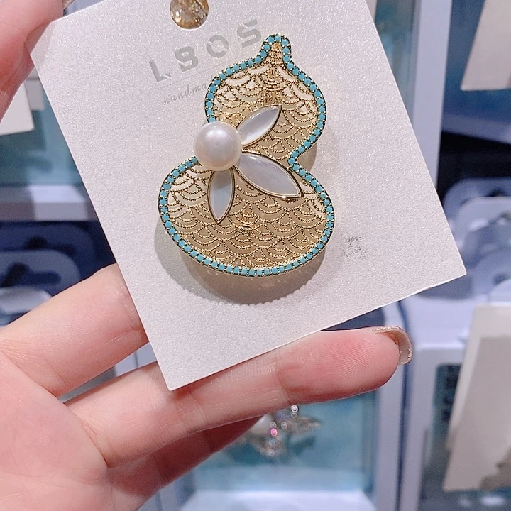 锆石铜合金葫芦胸针