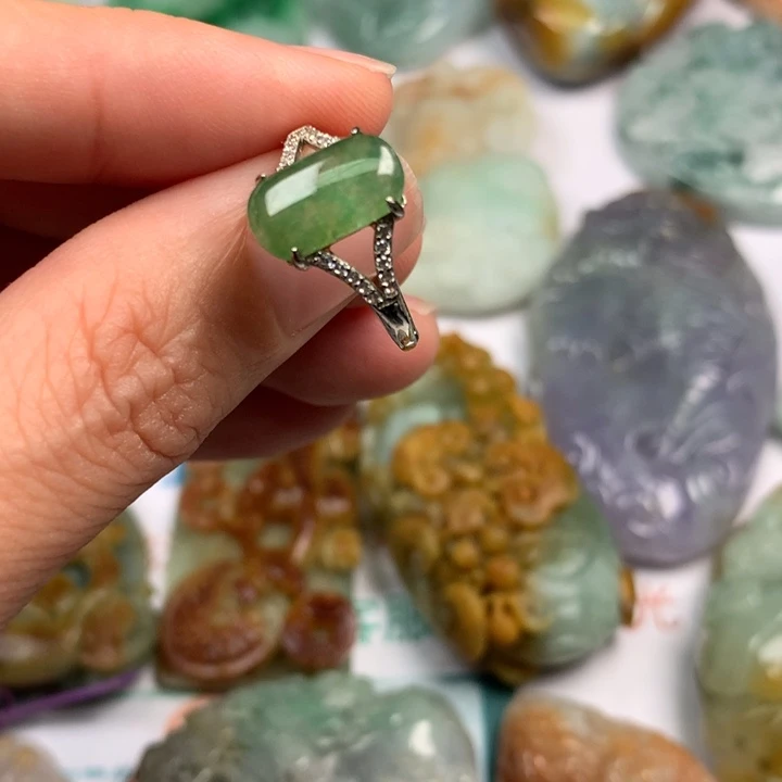 翡翠未镶嵌颈饰翡翠