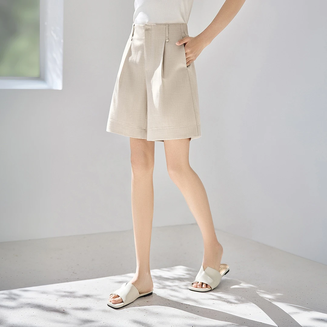 IHIMI/海谧2025年夏款女装简约洋气松弛感老钱风短裤休闲裤3A005