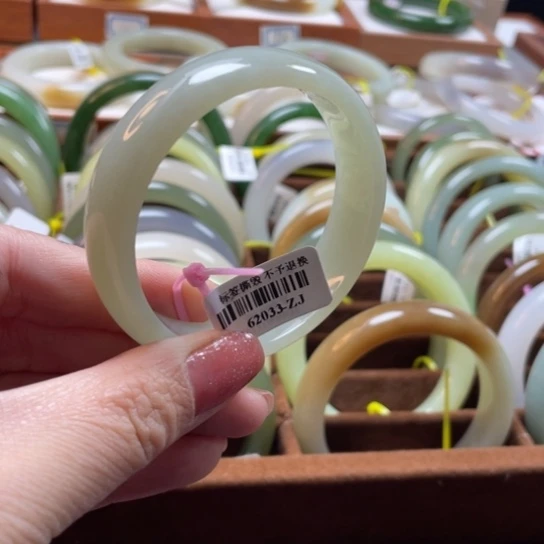 【闪购商品】和田玉手镯未镶嵌53.1