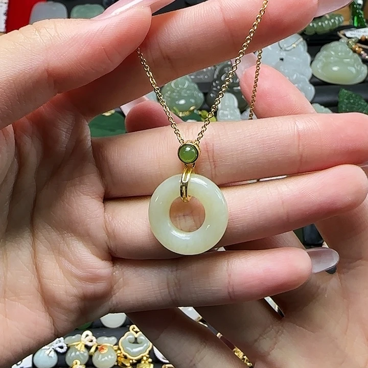 和田玉银S925镶嵌吊坠(赠链)