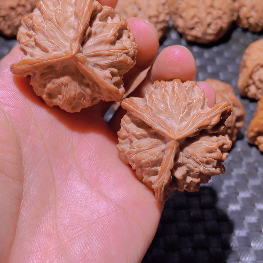 文玩核桃把件盘山三棱