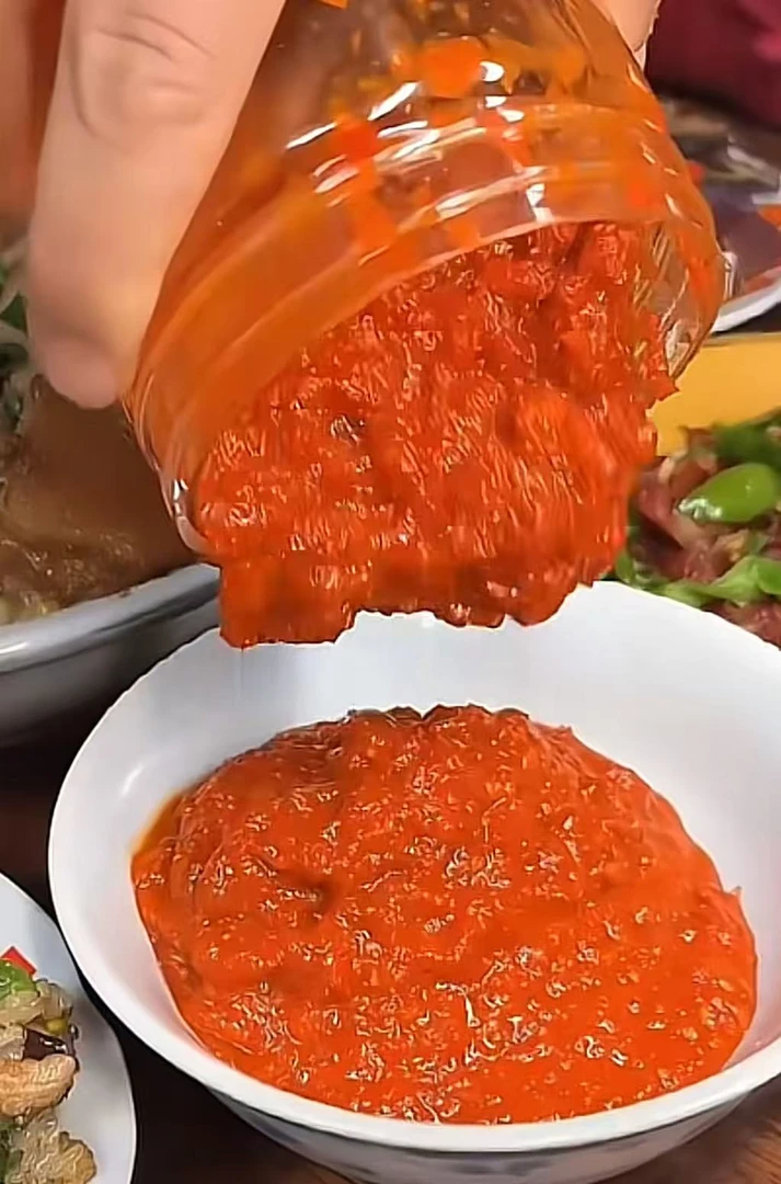 传统农家石磨辣椒酱即食咸辣鲜香拌饭拌面下饭菜250