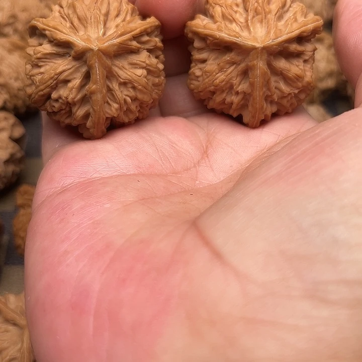 文玩核桃吊坠你们都在