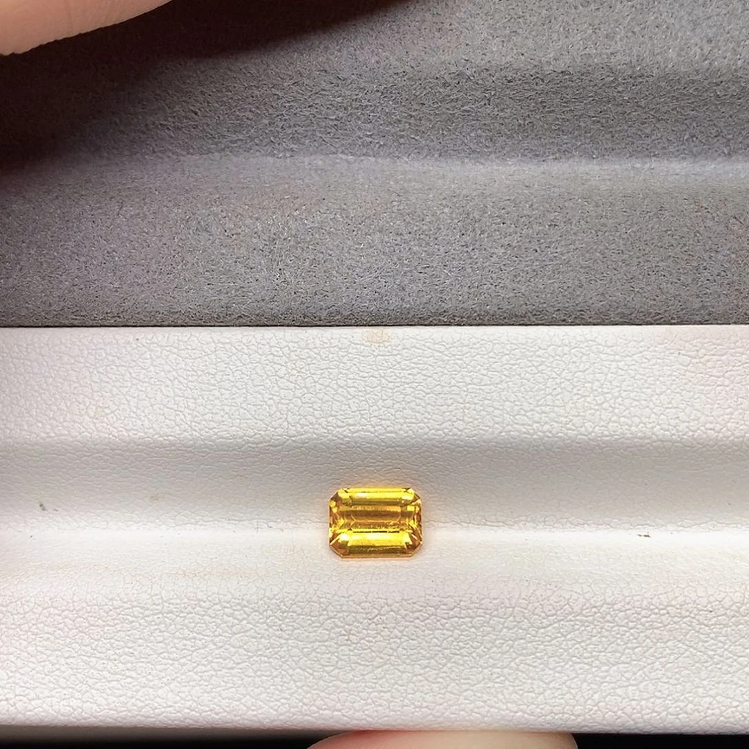 蓝宝石裸石1.535克拉天然黄蓝宝