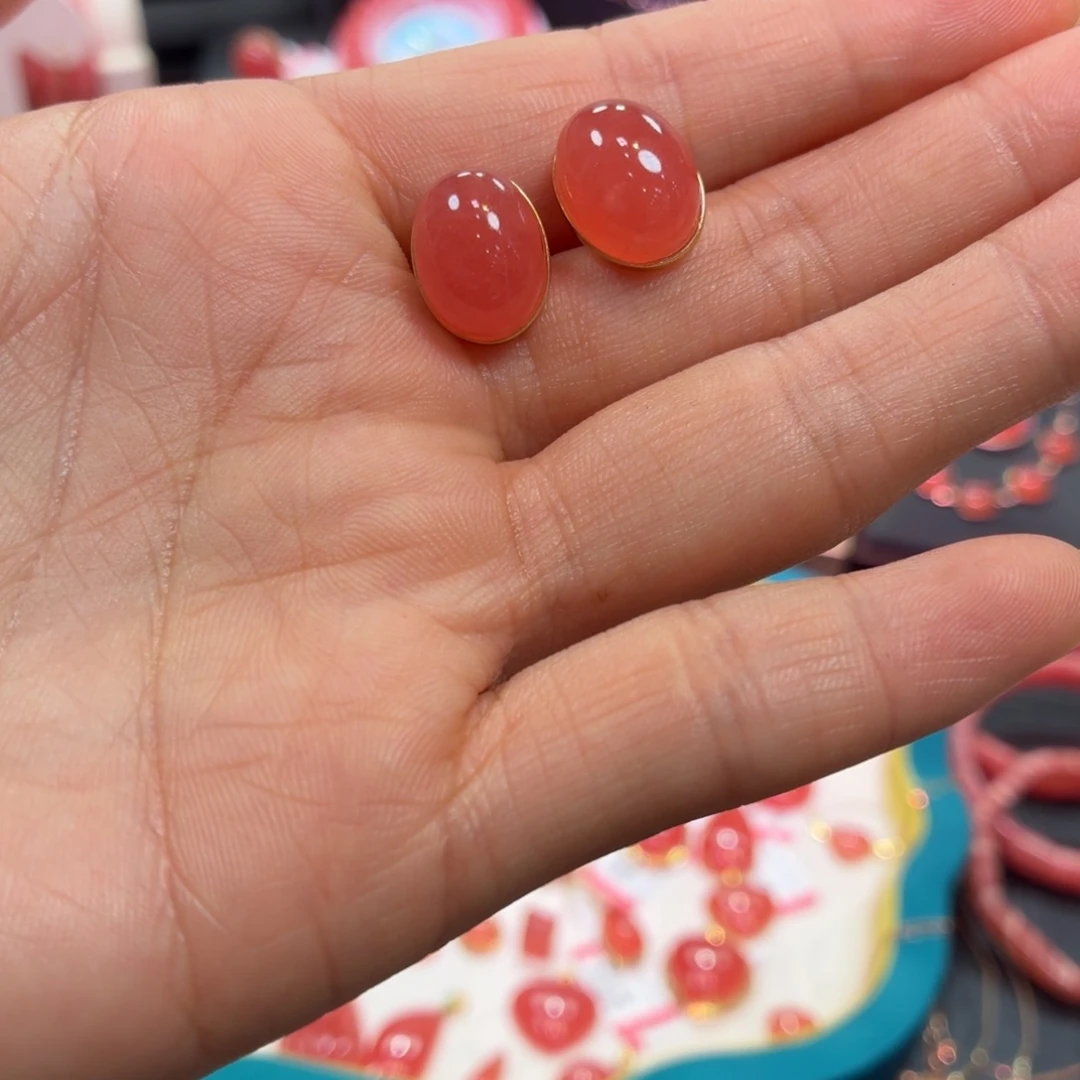 菱锰矿（红纹石）18K金镶嵌耳钉