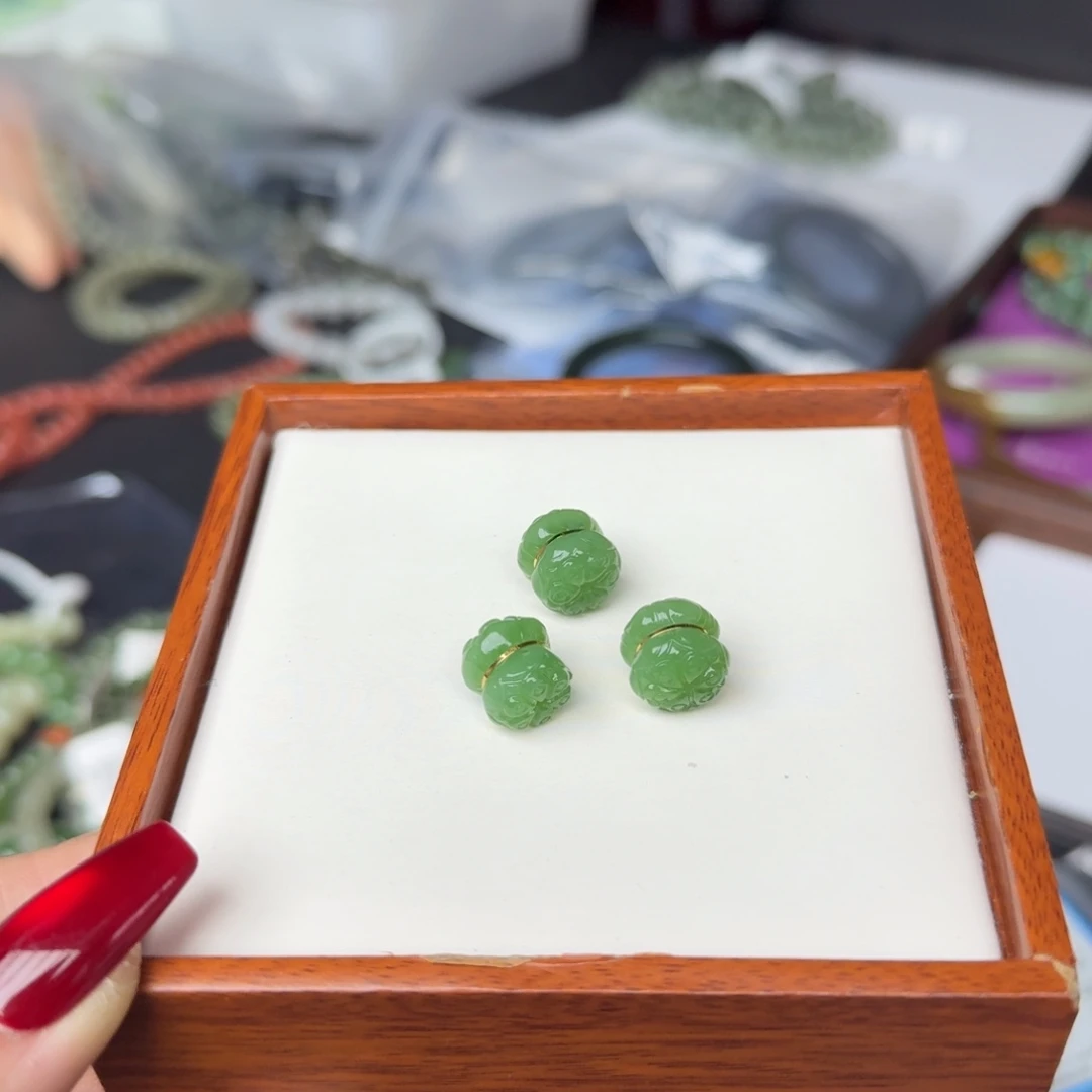 和田玉18K金镶嵌吊坠(不含链)拍一发一多样性