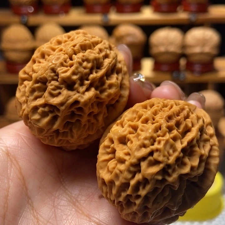吊坠文玩核桃43尺绣球10