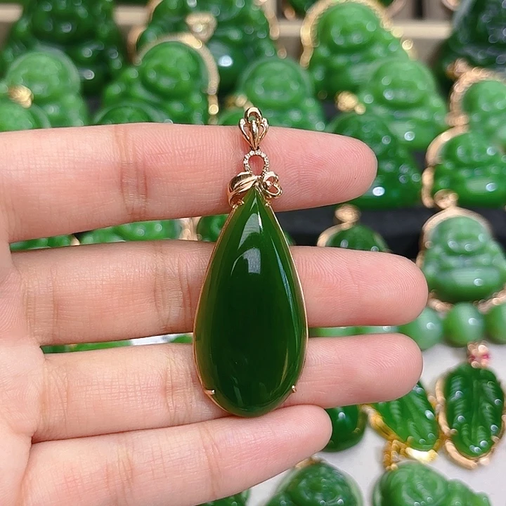 和田玉（碧玉）颈饰18K金镶嵌