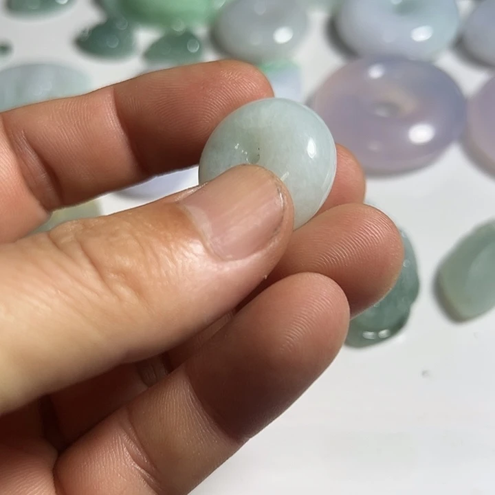 翡翠未镶嵌颈饰天然A货翡翠挂件