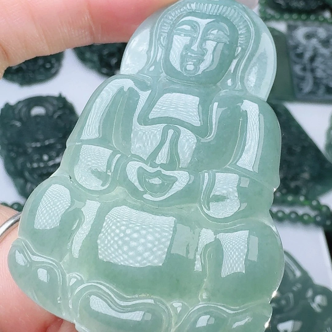 翡翠未镶嵌颈饰天然的A货翡翠多样性发其一