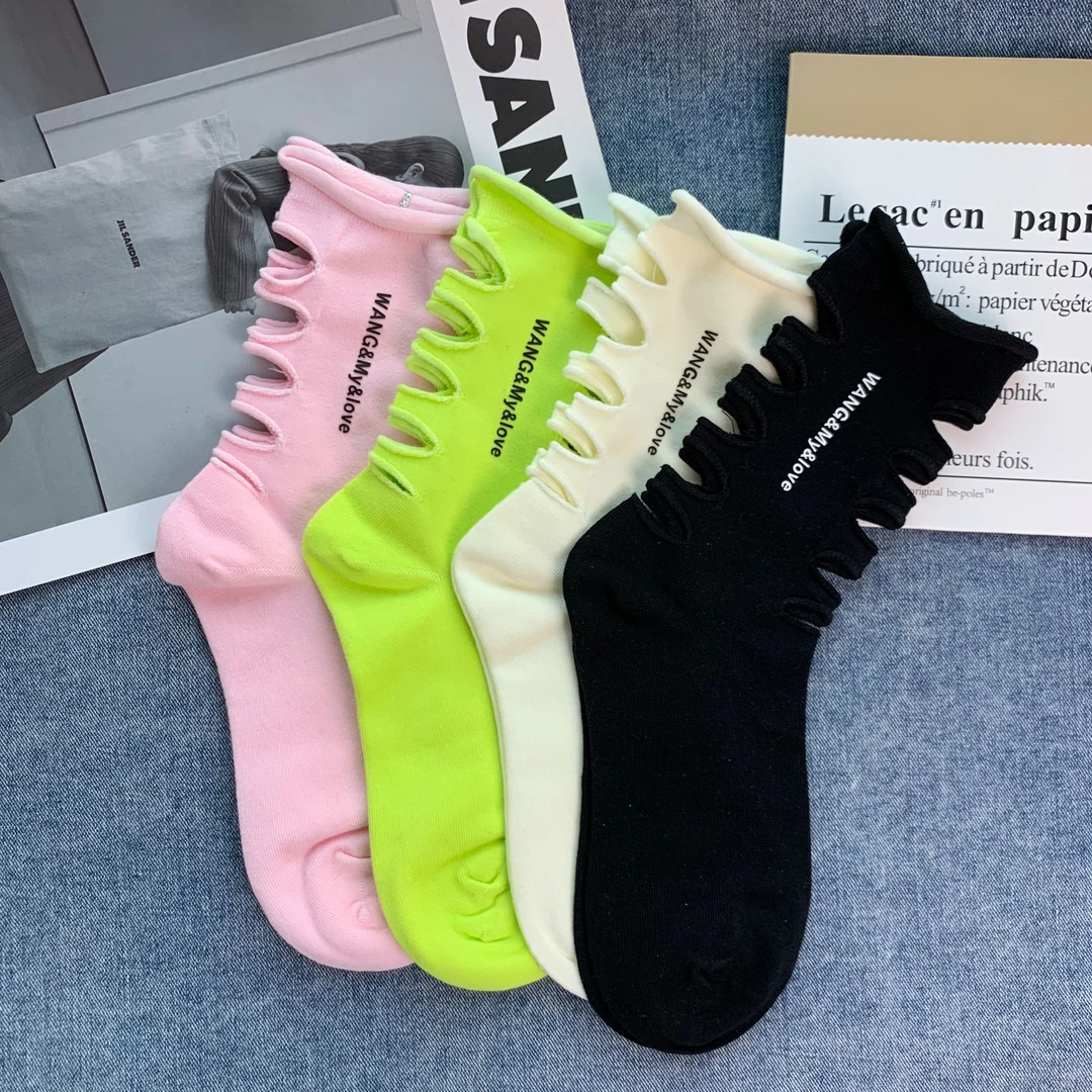 韩版夏季欧货前后破洞鱼骨袜女中筒袜网红烫印字母洋气百搭潮袜