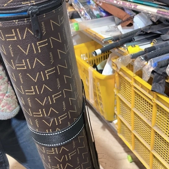 咖啡色杆包。              微瑕有土