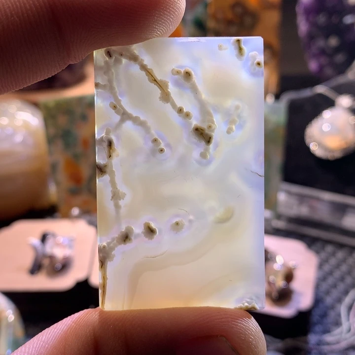 黎***利玛瑙/玉髓未镶嵌颈饰