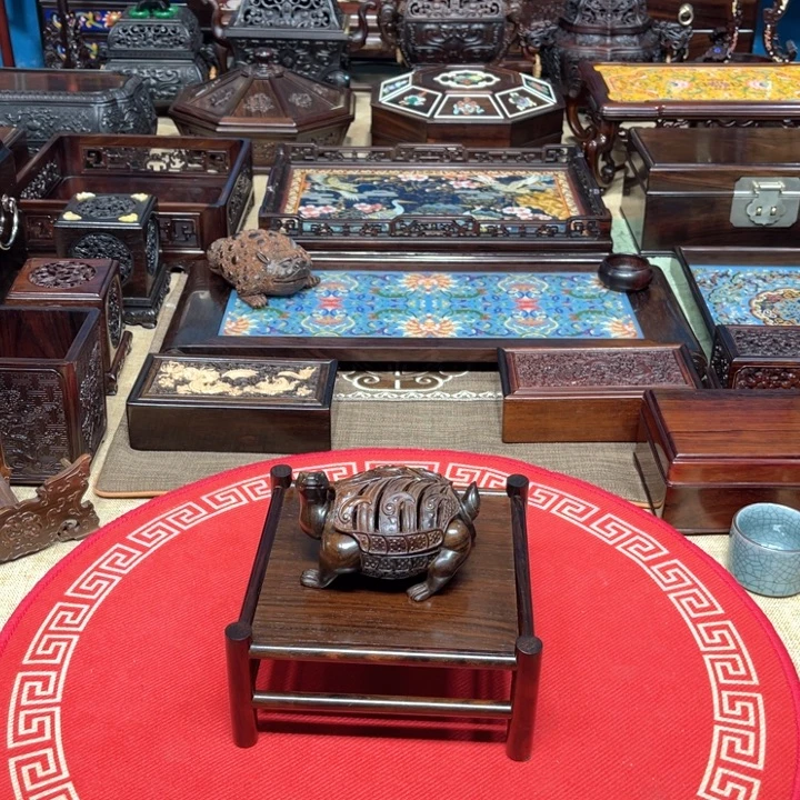 紫檀木类成套家具