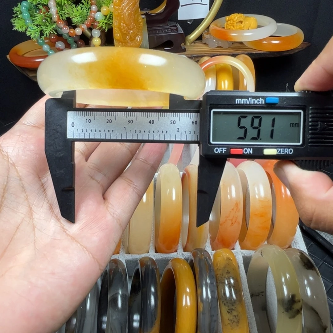 石英质玉（黄龙玉）未镶嵌手镯