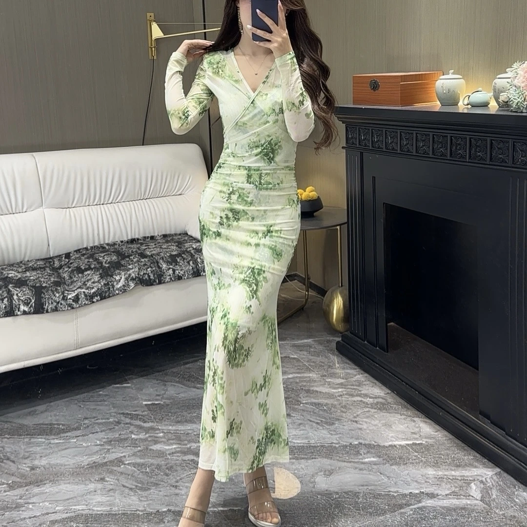 气质女人味轻奢V领长袖蛟龙玫瑰显瘦包身修身时尚百搭鱼尾连衣裙