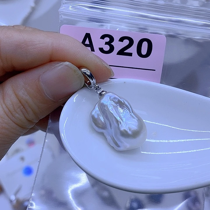 颈饰未镶嵌淡水珍珠