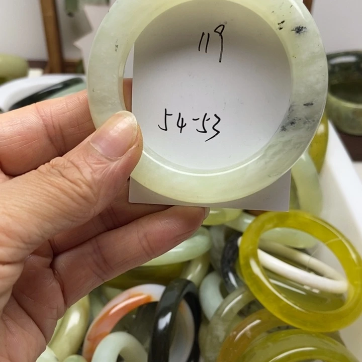 未镶嵌蛇纹石玉手镯