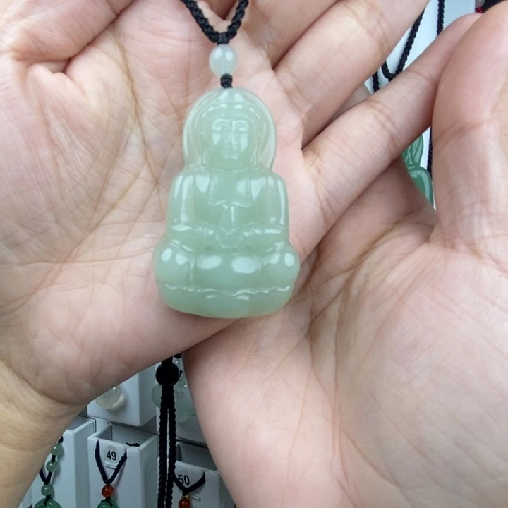 石英质玉未镶嵌颈饰
