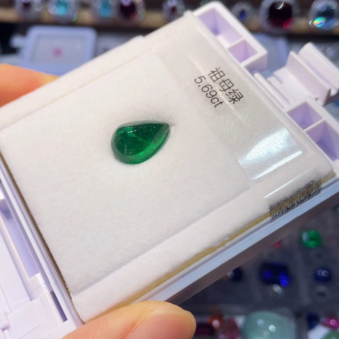 裸石未镶嵌祖母绿5.69ct