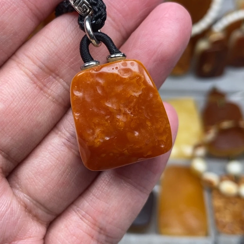 【闪购商品】未镶嵌颈饰琥珀