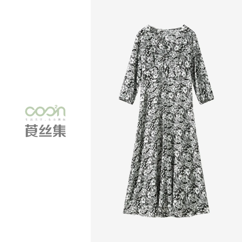 COO²N/莨丝集100桑蚕丝16姆米双绉V领印花连衣裙D30LYQ33