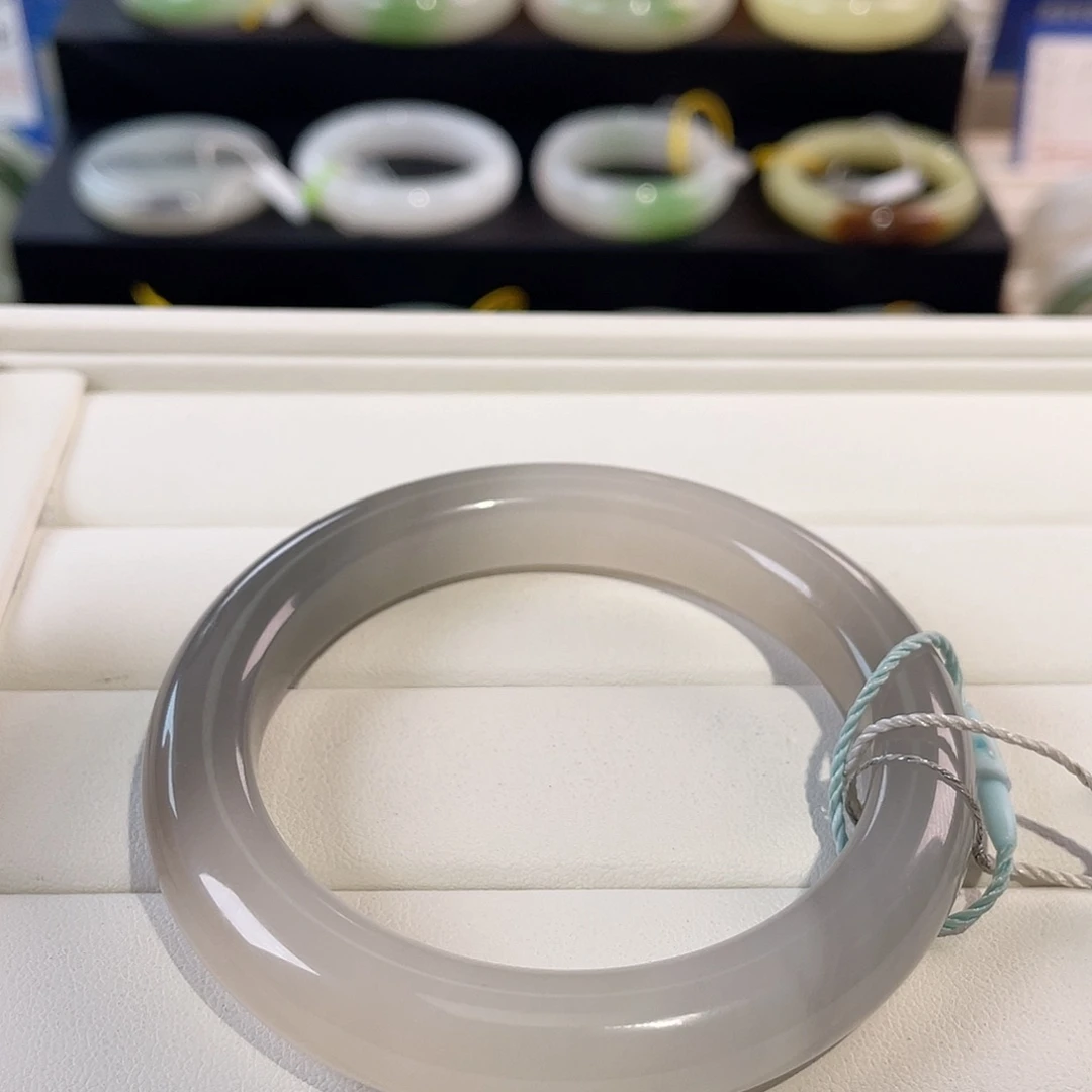 和田玉未镶嵌手镯藕粉半山水 特色镯 捡漏款