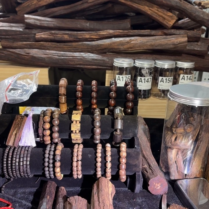 木A****0降真香手串一个