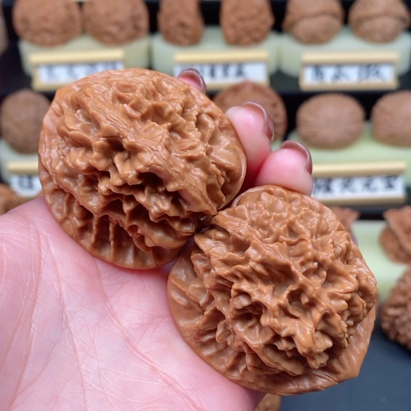 【闪购商品】文玩核桃吊坠我*婷帝王