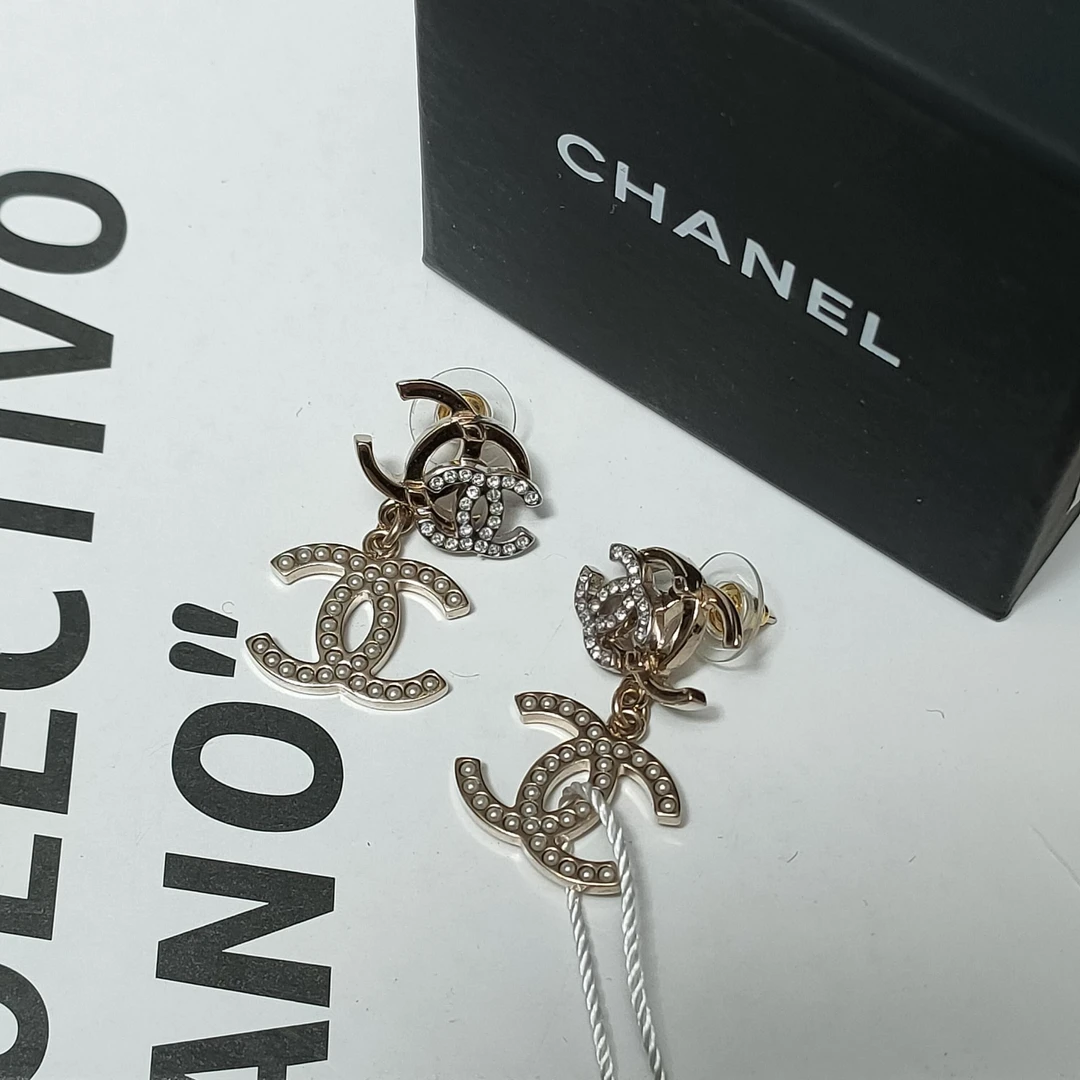 95新 Chanel/香奈儿 Azul-Chanel 金色叠双C珍珠水钻耳钉/38465