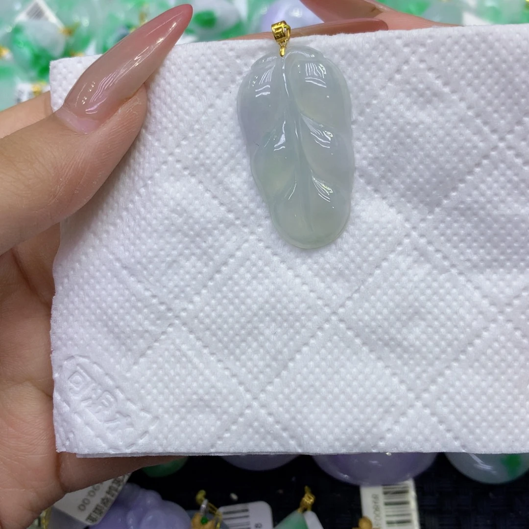 翡翠18K金镶嵌颈饰1111111111111