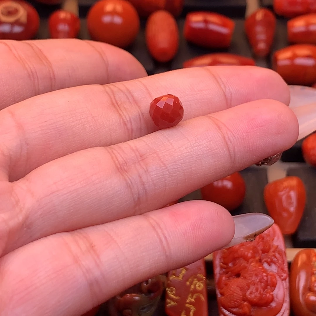南红玛瑙未镶嵌原矿无相老型7mm