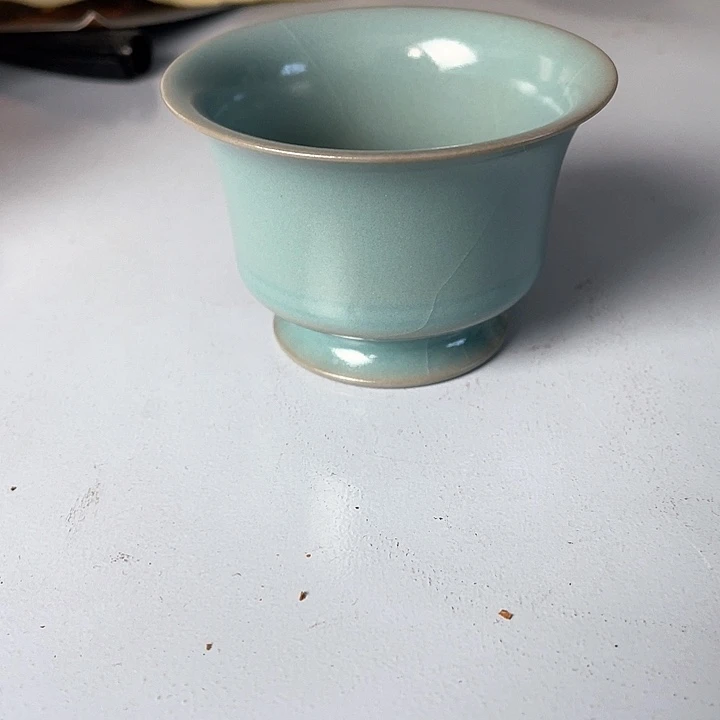 摆件天青釉 卷足马蹄单杯