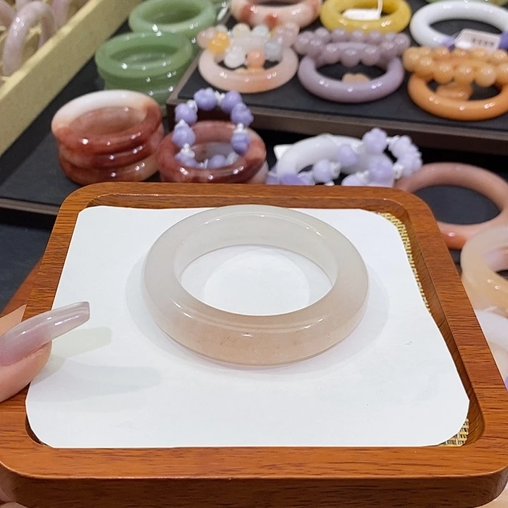 石英质玉未镶嵌手镯52加