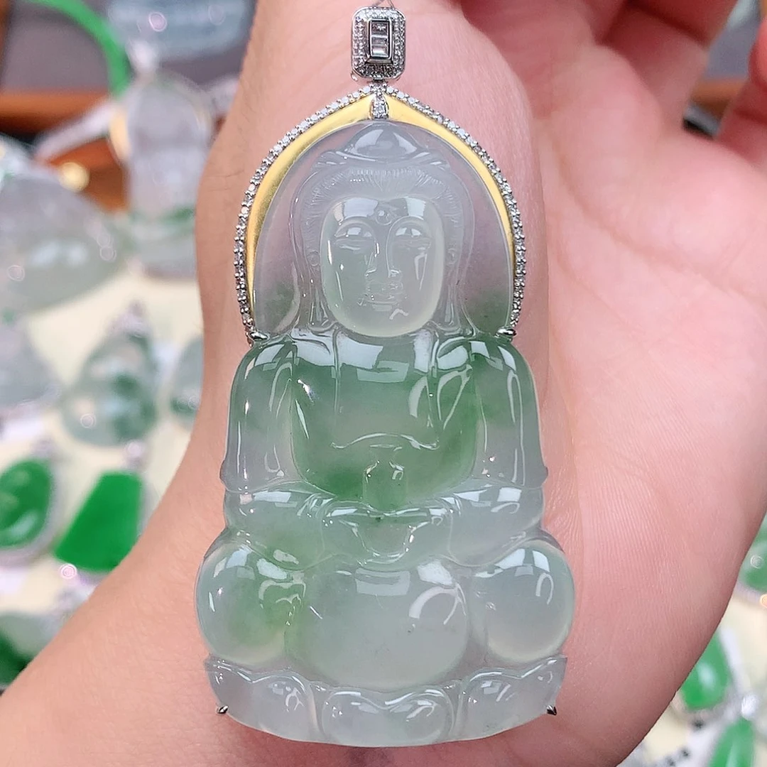 颈饰18K金镶嵌翡翠观音