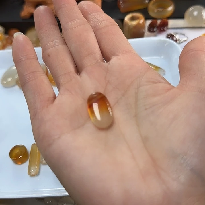 玛瑙/玉髓颈饰未镶嵌快****子