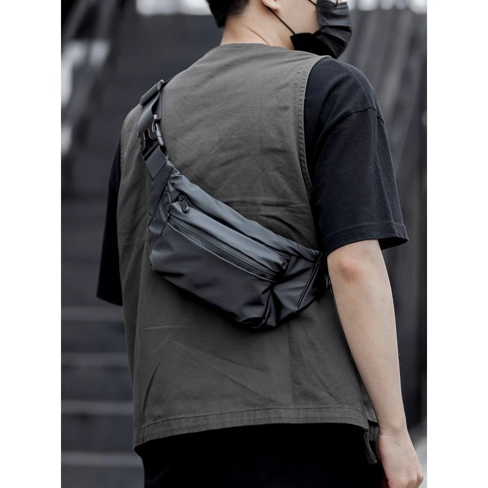 腰包骑行运动斜挎包胸包男潮牌轻便单肩包小包潮流休闲斜背包男包