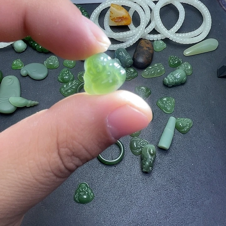 和田玉（碧玉）未镶嵌手链