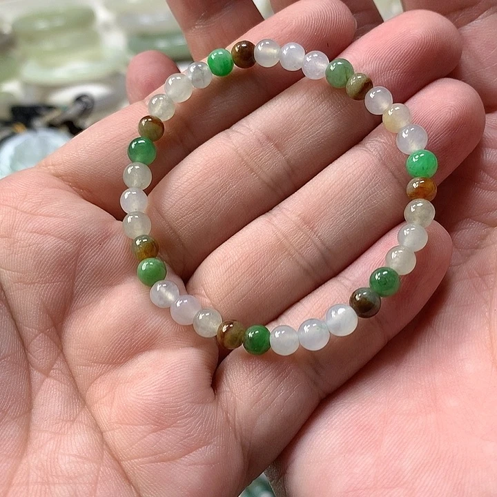 翡翠未镶嵌颈饰卡5.3