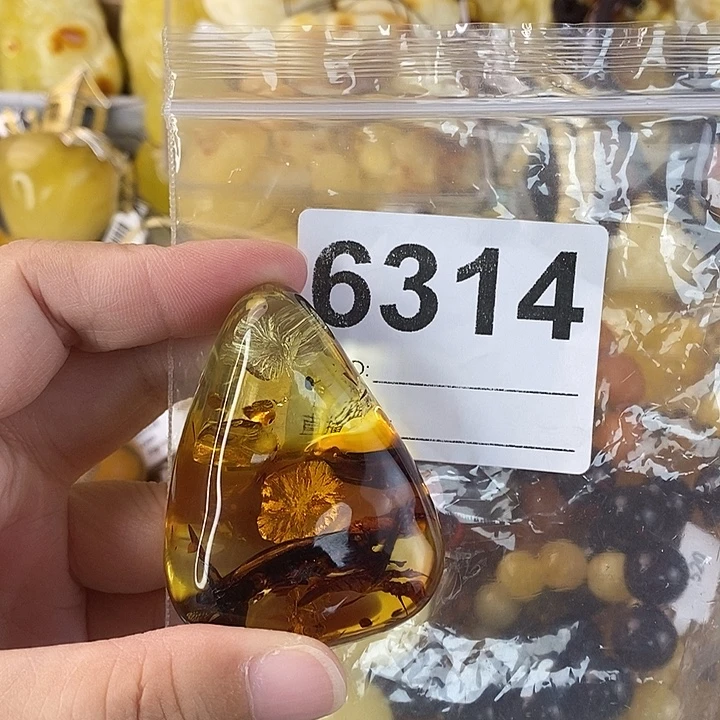 蜜蜡未镶嵌珠宝奇石
