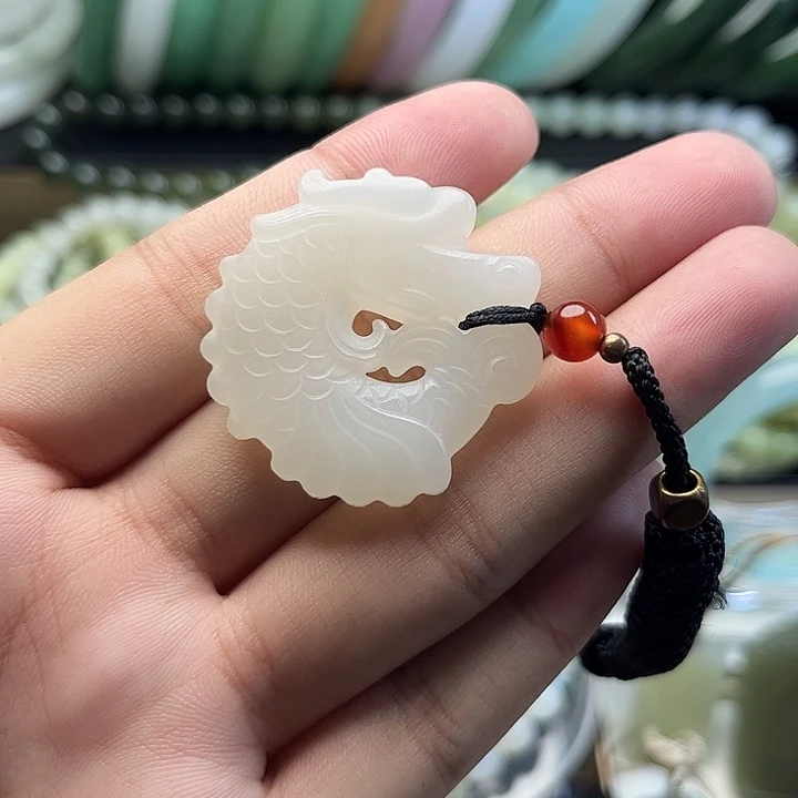 颈饰未镶嵌和田玉
