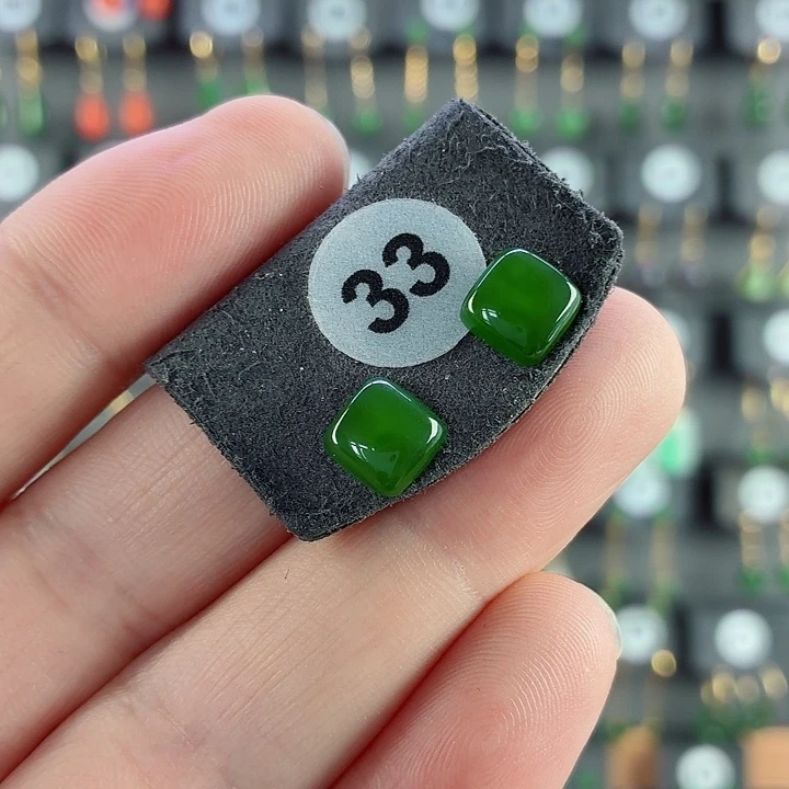 和田玉18K金镶嵌耳饰